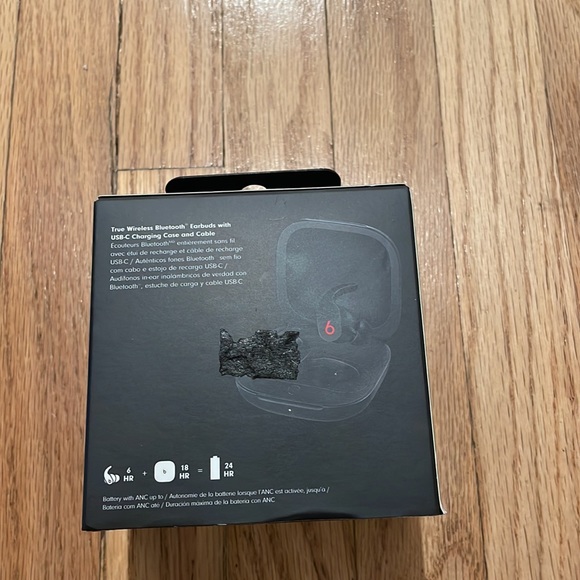 Beats Fit Pro
True Wireless Noise Cancelling Earbuds - Picture 3 of 3